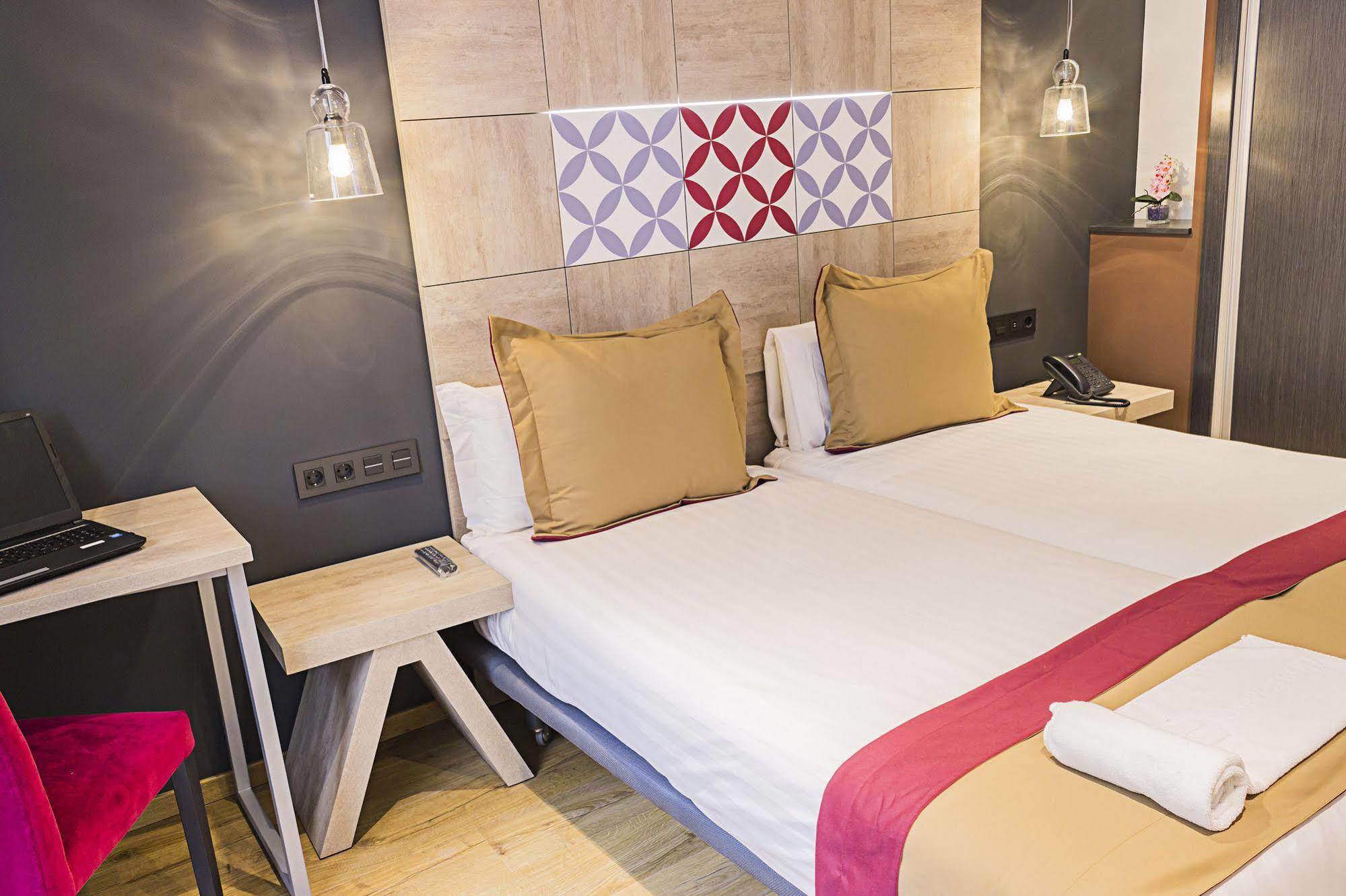 Hotel Boutique Hostemplo Sagrada Familia Barcelona Exterior foto